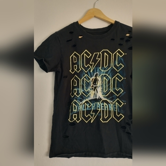 AC/DC Rock Band Graphic T Shirt Size Small - Picture 2 of 3